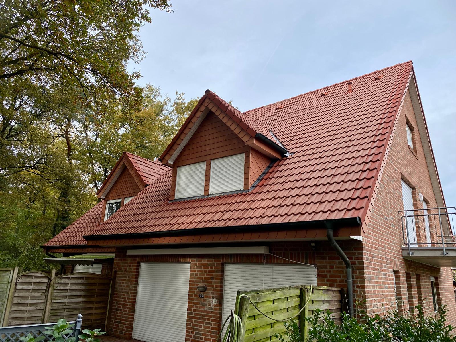 Sauberes Dach in Rheine nach der Behandlung mit Langzeitschutz.